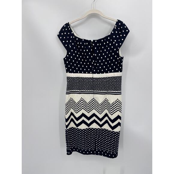 Chetta B Navy Cream Geo Print Cap Sleeve Sheath Dress Size 8 Excellent Condition - Picture 4 of 6
